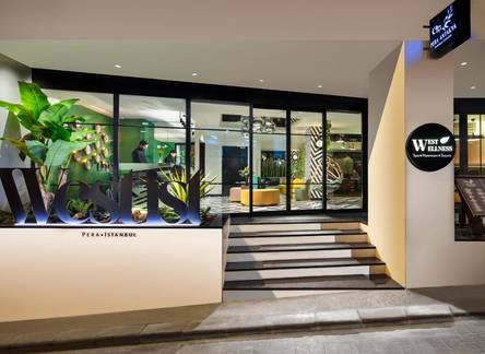 Отель The Westist Hotel & Spa