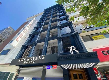 Отель The Royals Hotel