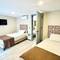 Отель Toprak City Hotel Antalya