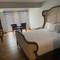 Отель The Deer Park Hotel