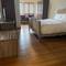 Отель The Deer Park Hotel