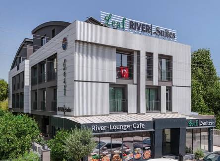 Отель Leaf River Suites