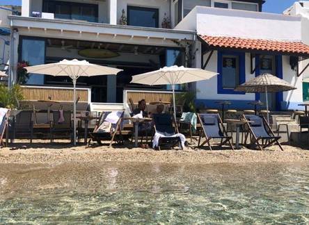 Отель Surfer Caravan Gastro Pub & Suites