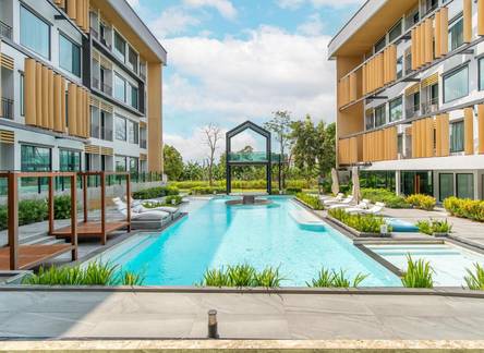 Отель Crystal Srivaree Suvarnabhumi
