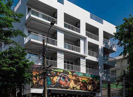 Отель The StandardX Bangkok Phra Arthit