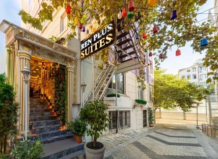 Отель Ren Plus Suites