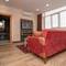 Отель 216 Hill Suites