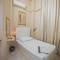 Отель Tahrir Plaza Suites
