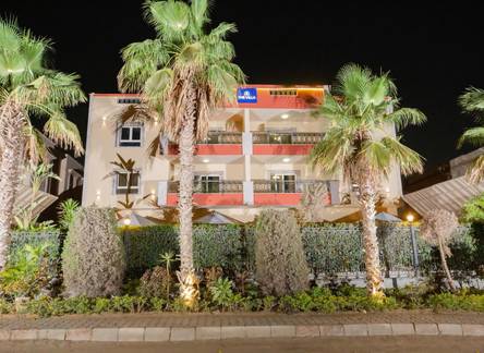 Отель The Villa 604 Powered by look