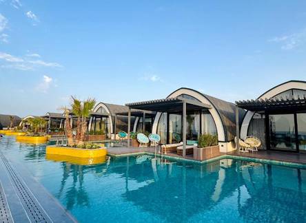 Отель CaspiMayr Retreat Beach Resort