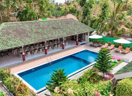 Отель Kesari Glory Hotel Nusa Penida