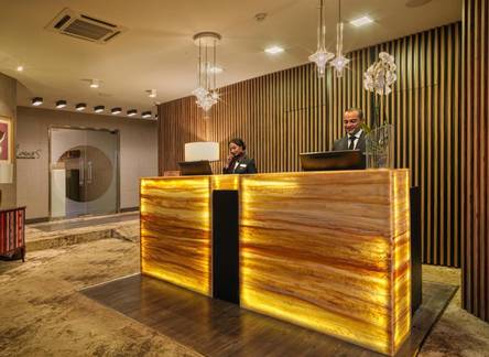 Отель Adam Hotel Suites