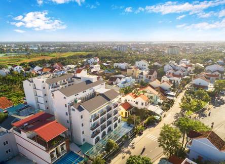 Отель Amina Lantana Hoi An Hotel & Spa