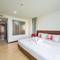 Отель The Kris Resort Hotel