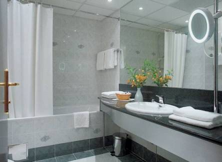 Отель Grand Hotel Union Eurostars