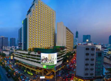 Отель Holiday Inn Silom