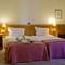 Отель Vip Suites Do Marques
